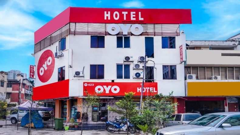 OYO Hotel Rules: अविवाहित जोड़े OYO होटल में जानें से पहले जान लें नये नियम; नही होगी रेड की परेशानी