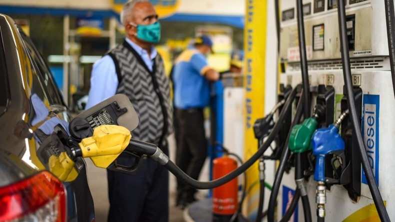 Today Petrol Price: कई शहरों में आज पेट्रोल डीजल की कीमतों में गिरावट? चेक करें ताज़ा अपडेट
