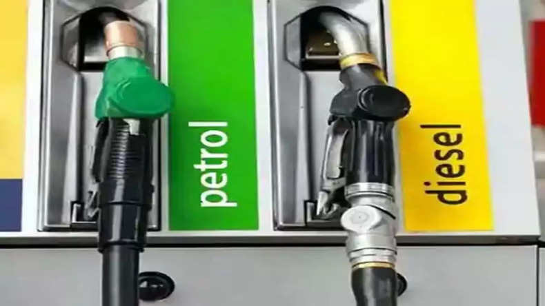 Petrol Price Today: पेट्रोल-डीजल की कीमतों में राहत या बढ़े दाम? टंकी फुल कराने से पहले चेक करें ताज़ा दाम 